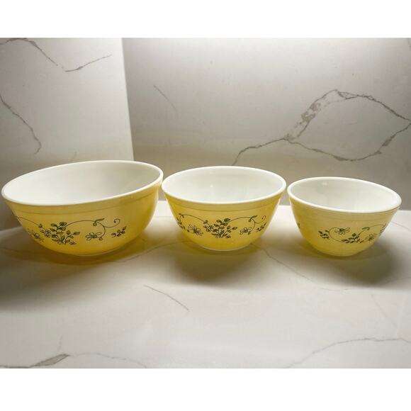 Vintage Pyrex Shenandoah Mixing Bowl Set Yellow Green Floral Vine Design 1980’s - Picture 1 of 11